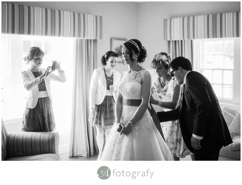 Hopetoun house wedding photography preparation-5